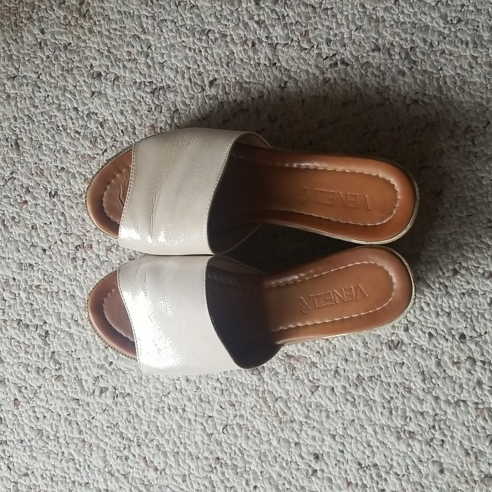 Shoes - Picture 2 of 4